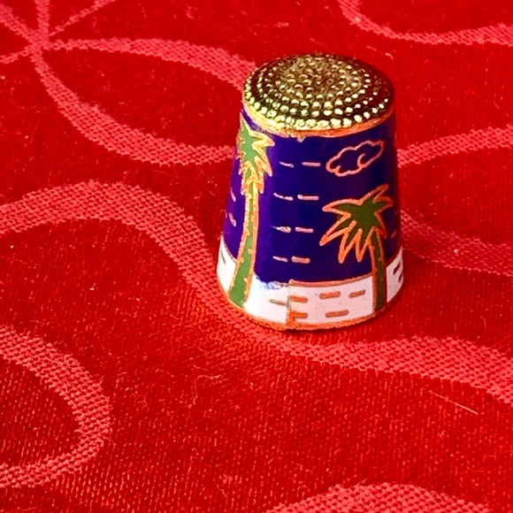 Enamel and porcelain metal thimble - Picture 3 of 4